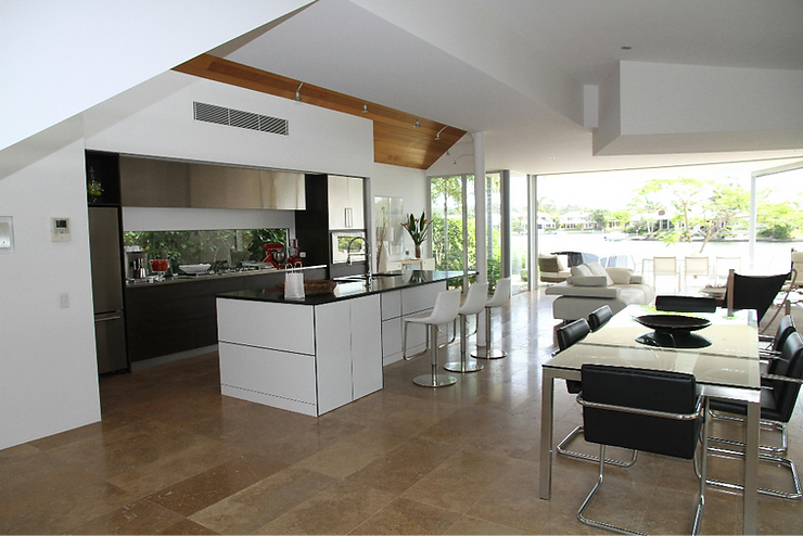 Top 5 Cleaning Tips for Miami Airbnb Hosts